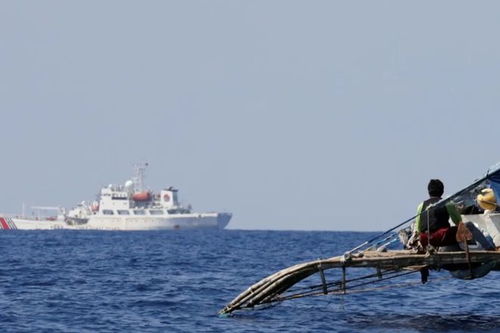 中国强硬行动 5艘橡皮艇追击菲渔民闯入黄岩岛，这片海岛的战略价值何在？